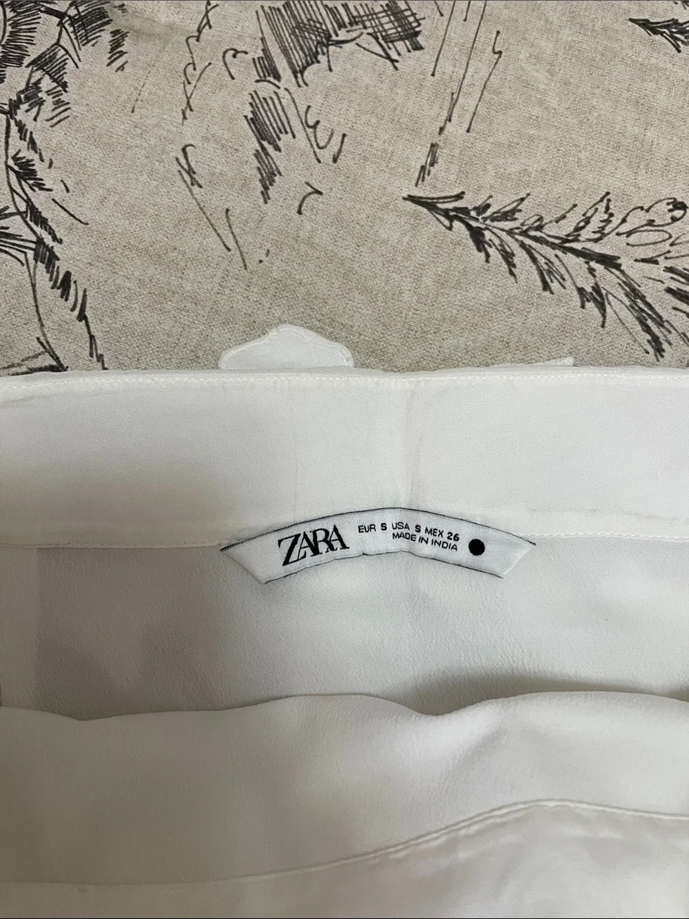 Zara White Mini Appliqué Skirt S NWOT - Picture 4 of 4
